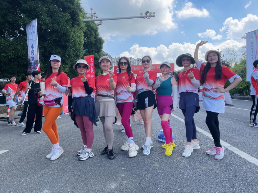 黔西美嘉女子跑团。