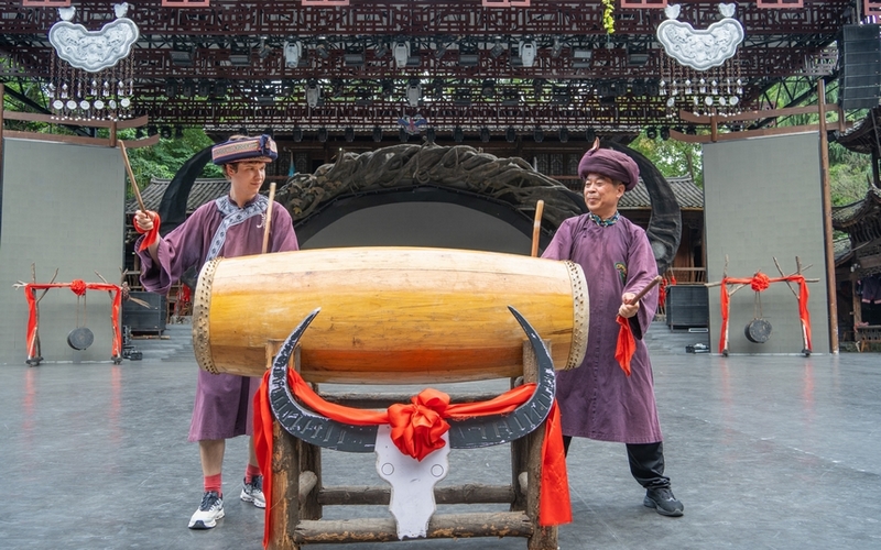 盛夏時節 西江千戶苗寨引客來