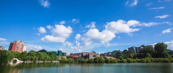 涼都(六盤水)夏日“涼” ,靜待游客來。譚晉金攝.jpg