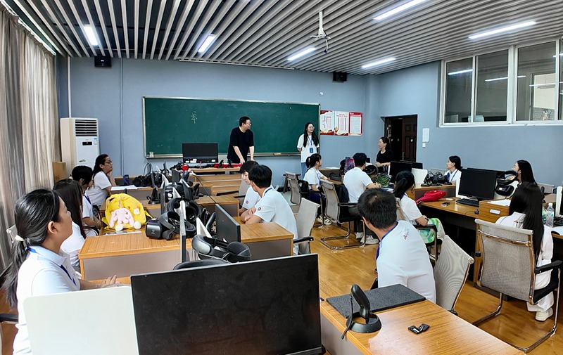 “美育中国·黔东南行”民族影像志人才培养计划在凯里学院启动。主办方供图