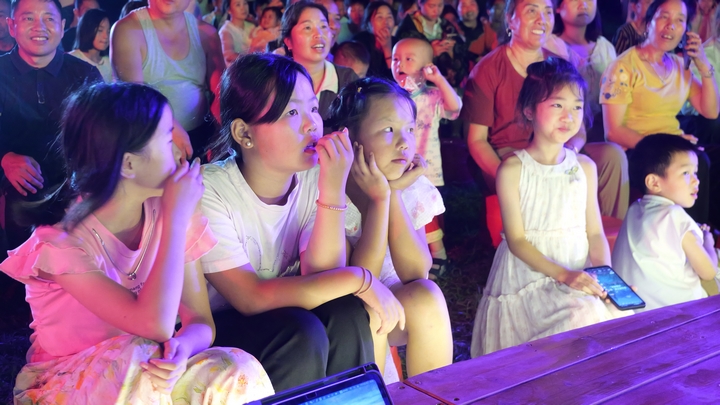 松桃黔东草海激活夏季出游新玩法。