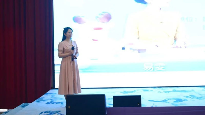 钟雅轩演讲现场。