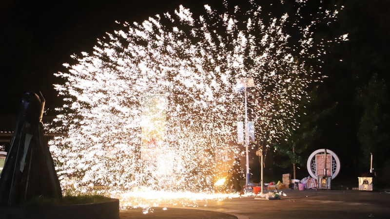 打鐵花。吳竹彧攝