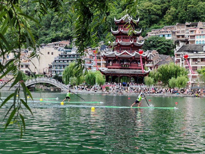 独竹漂比赛。江春健摄