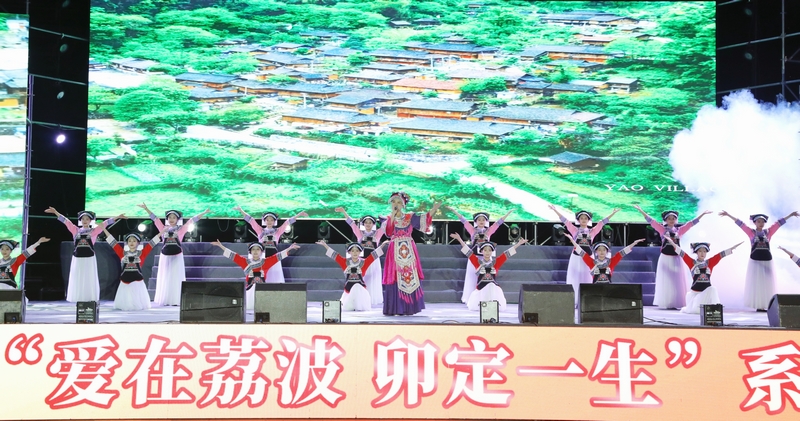 歌声婉转传递民族风情。