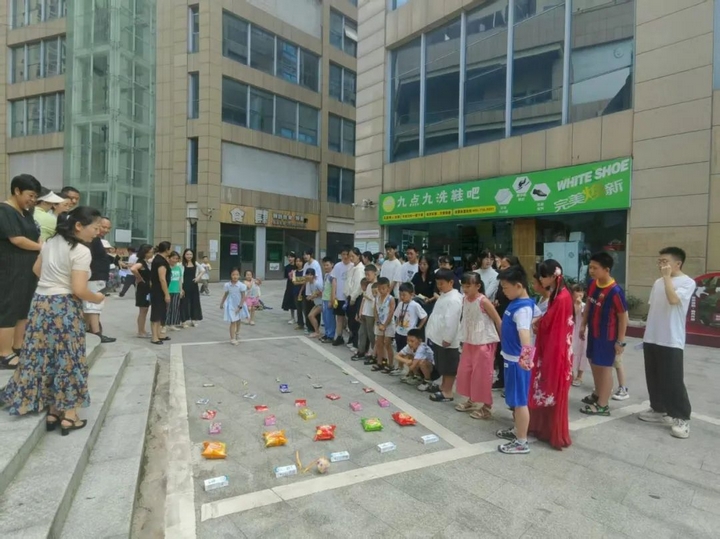 图为：沙包活动.jpg