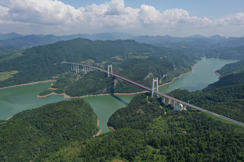 余庆县花山苗族乡 生态林。