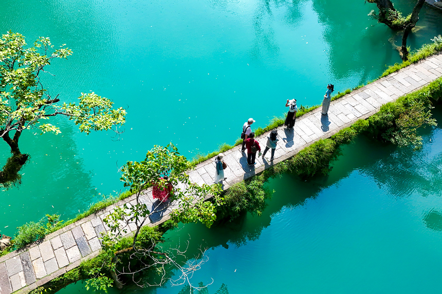 幽谷胜地小七孔。王纯亮摄
