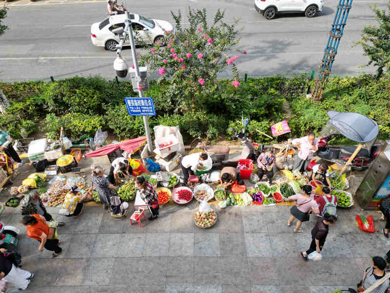 临时便民摊点。