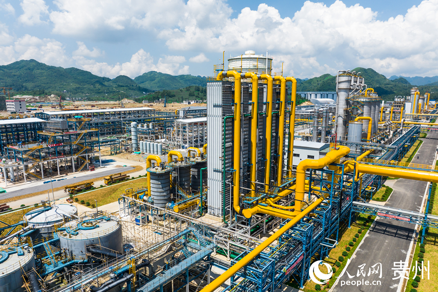 贵州美锦华宇“煤—焦—氢”综合利用示范项目一隅。人民网记者 涂敏摄