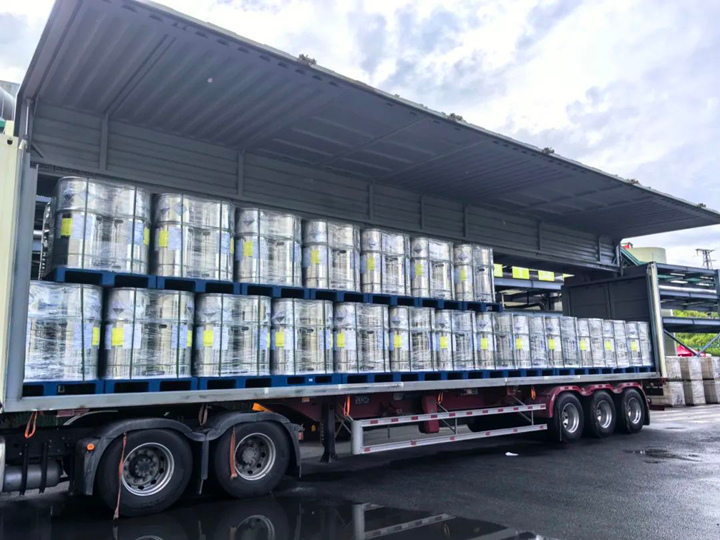 六氟磷酸锂产品。