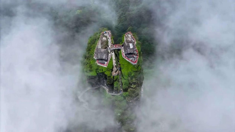 貴州梵淨山：暑期旅游人氣旺 迎客47.2萬人次帶火周邊經濟。