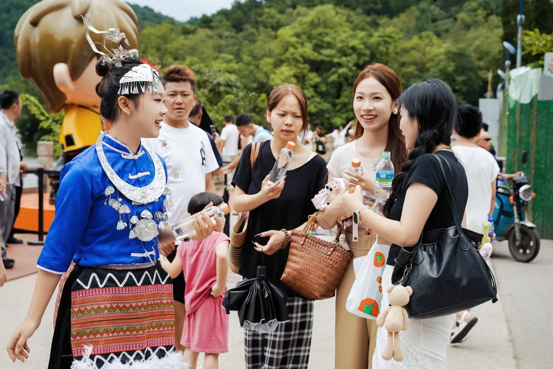 黔靈山公園清涼點。