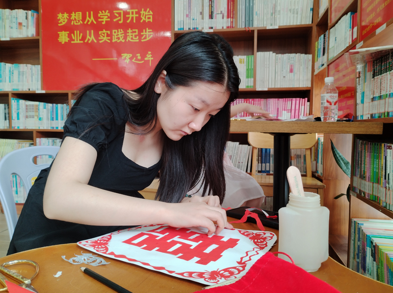 剪纸活动现场