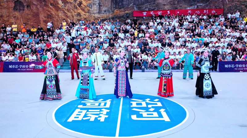 土家风情文艺节目现场。