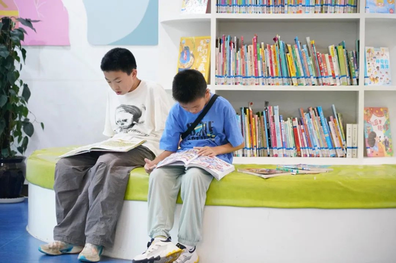 南明區圖書館一隅。