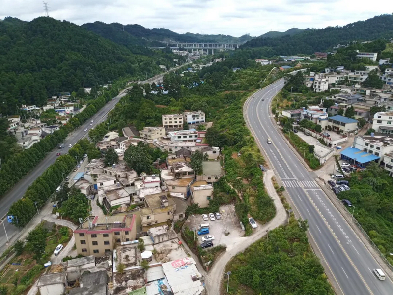 偏坡村全貌图。