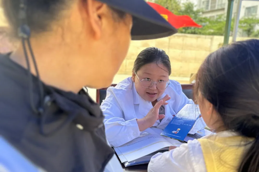 义诊活动现场。