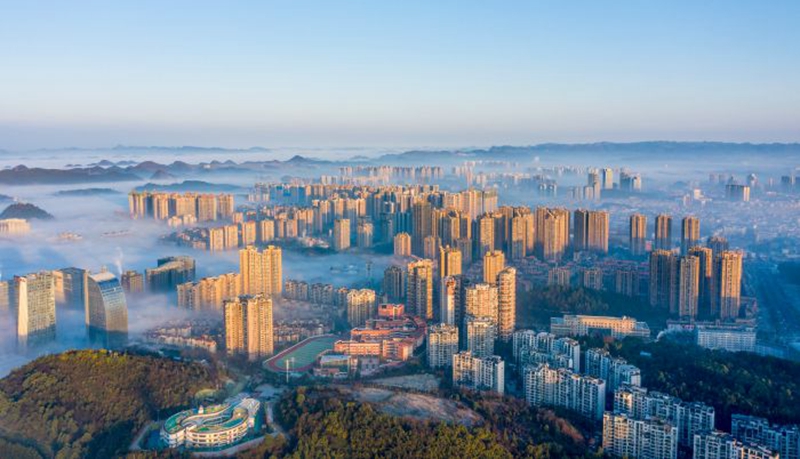 8、发展中的观山湖。