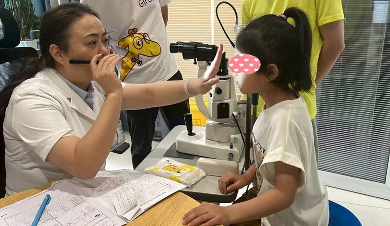 开学视力易 “滑坡”？贵州普瑞眼科 “三维一体” 方案帮家长解忧.jpg