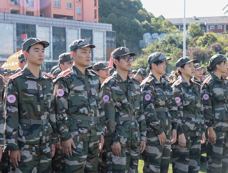 开学典礼暨军训动员大会现场 。.jpg