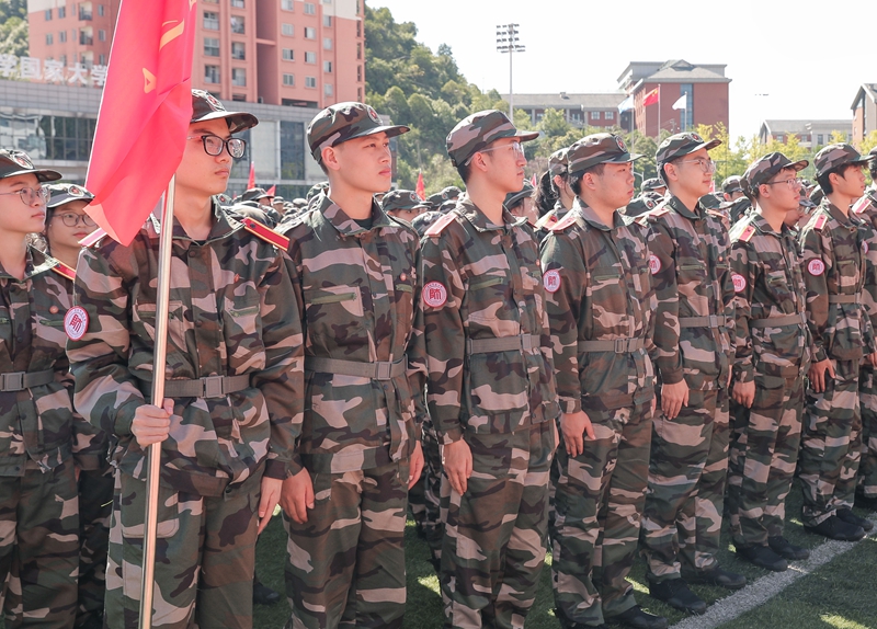 开学典礼暨军训动员大会现场 。.jpg