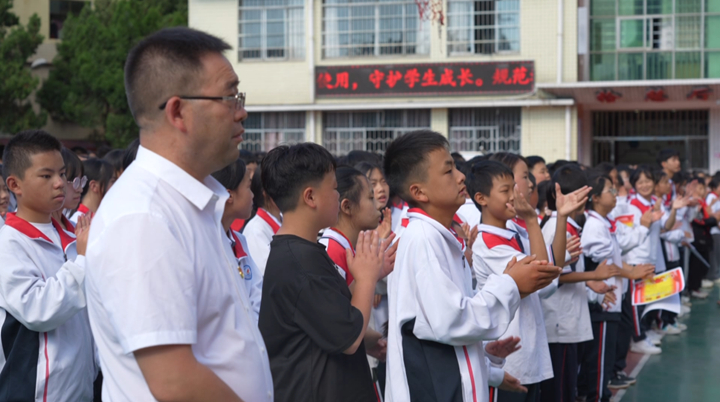 法治护航成长 别样精彩的“开学第一课”。