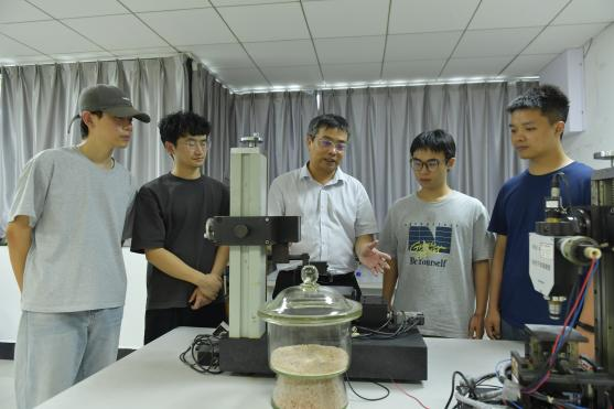 贵大教师团队获教育部第四批全国高校黄大年式教师团队称号。贵州大学供图
