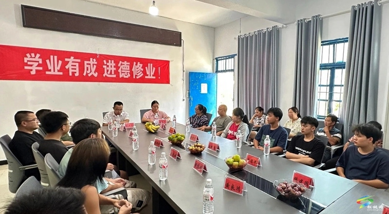 刘少凡:助学为基 善行为翼 深耕反哺润乡邻。