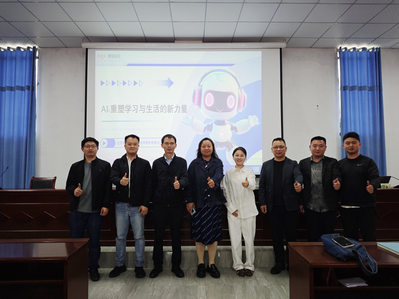 开展教师素质提升培训活动。