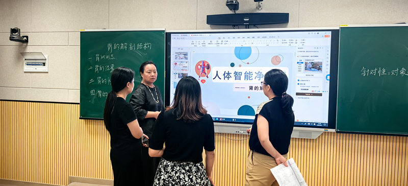 辅导老师参加铜仁市2025年优质课比赛。
