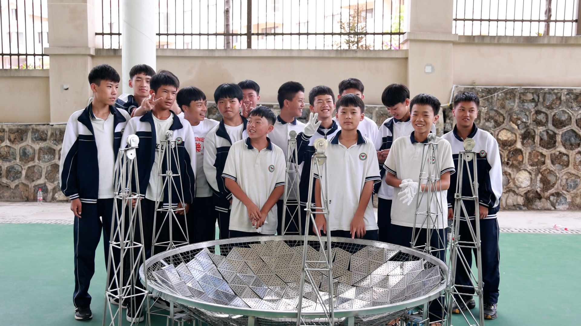 搭建“天眼模型”現場。