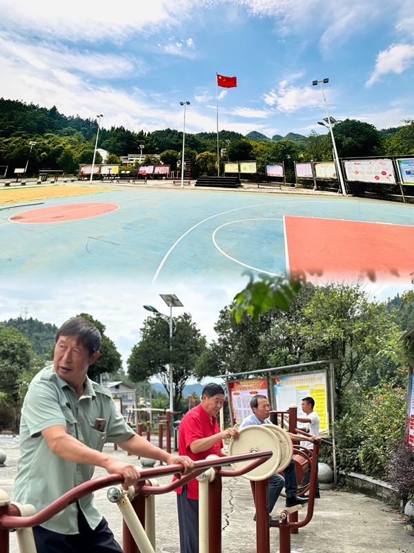 白坭村的文化广场上，村民们正在使用健身器材。王烨  摄.jpg