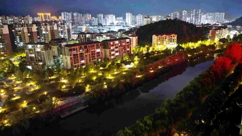 2 图为回到现场.jpg