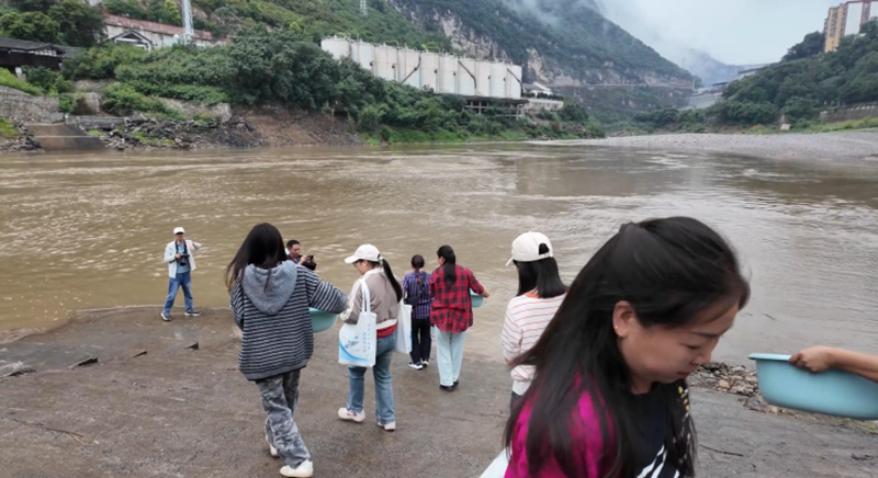 活动现场。税会静摄