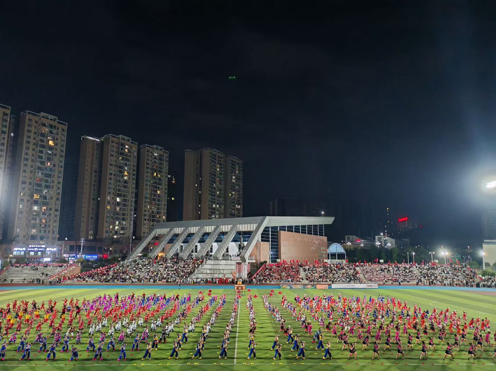 开幕式节目表演。