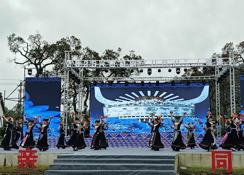 6、板凳舞。.jpg