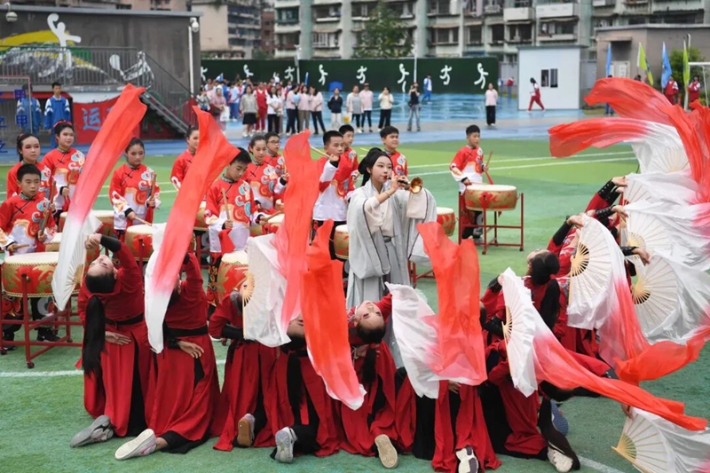 9月29日，貴陽市第十八中學第四十五屆體育藝術節開幕式節目展演現場。