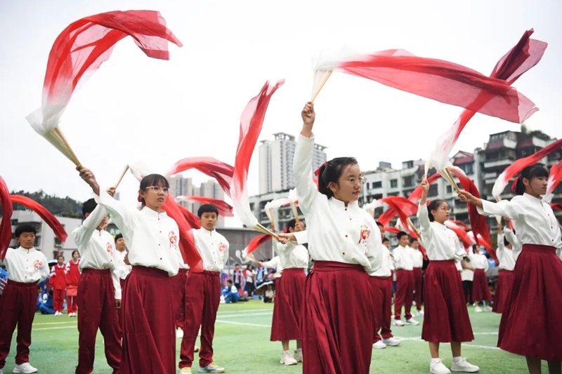 9月29日，貴陽市第十八中學第四十五屆體育藝術節開幕式節目展演現場。