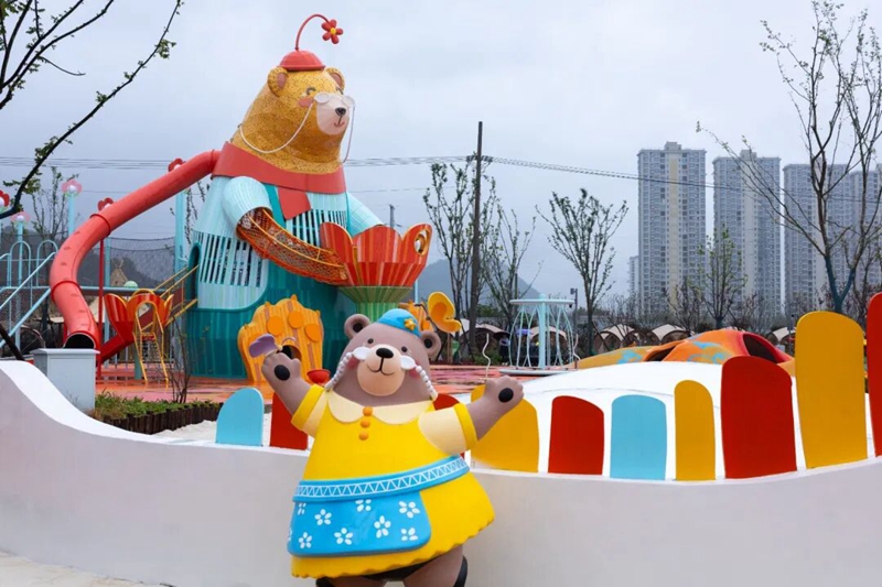 3、熊婆婆的奇幻乐园 。