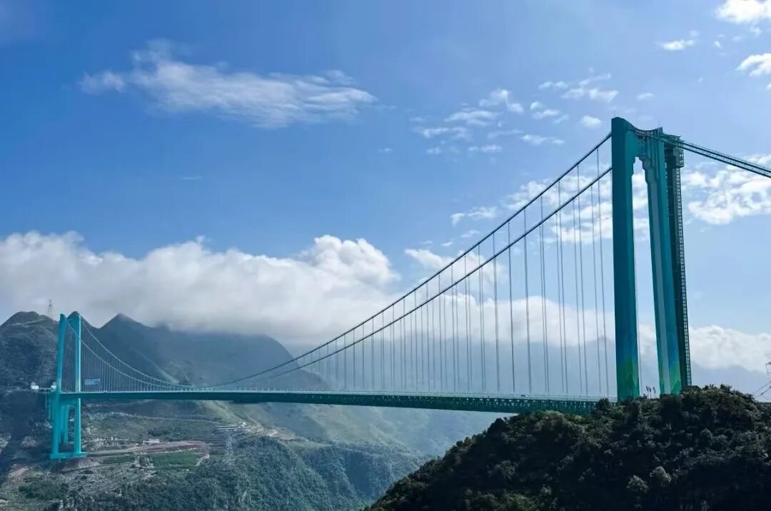 花江峡谷大桥。