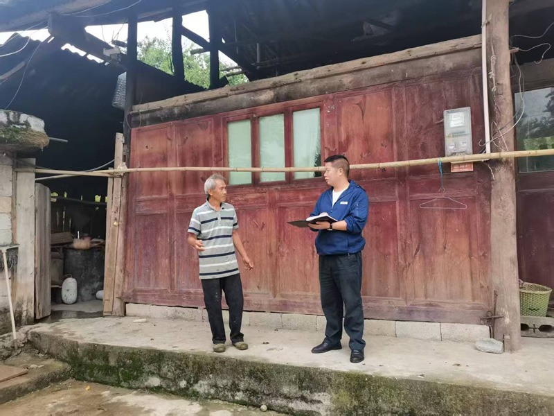 走訪群眾。