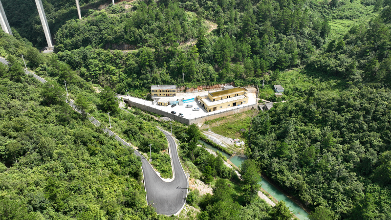 远眺石龙沟水厂。