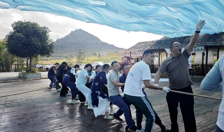 秋日书香伴烟火 趣味活动聚人心