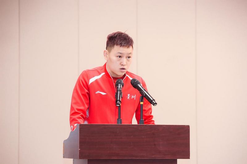 运动员代表发言。