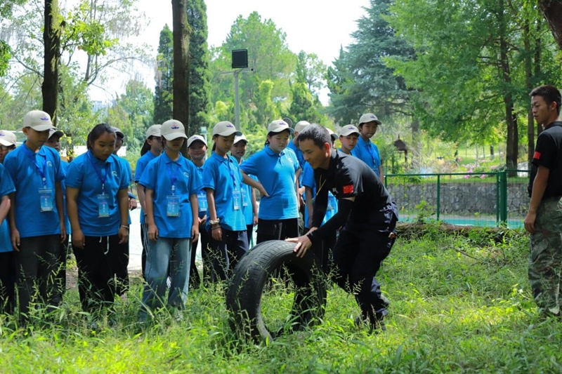 貴州各級少先隊組織廣泛開展“十·一三”建隊日系列主題活動。
