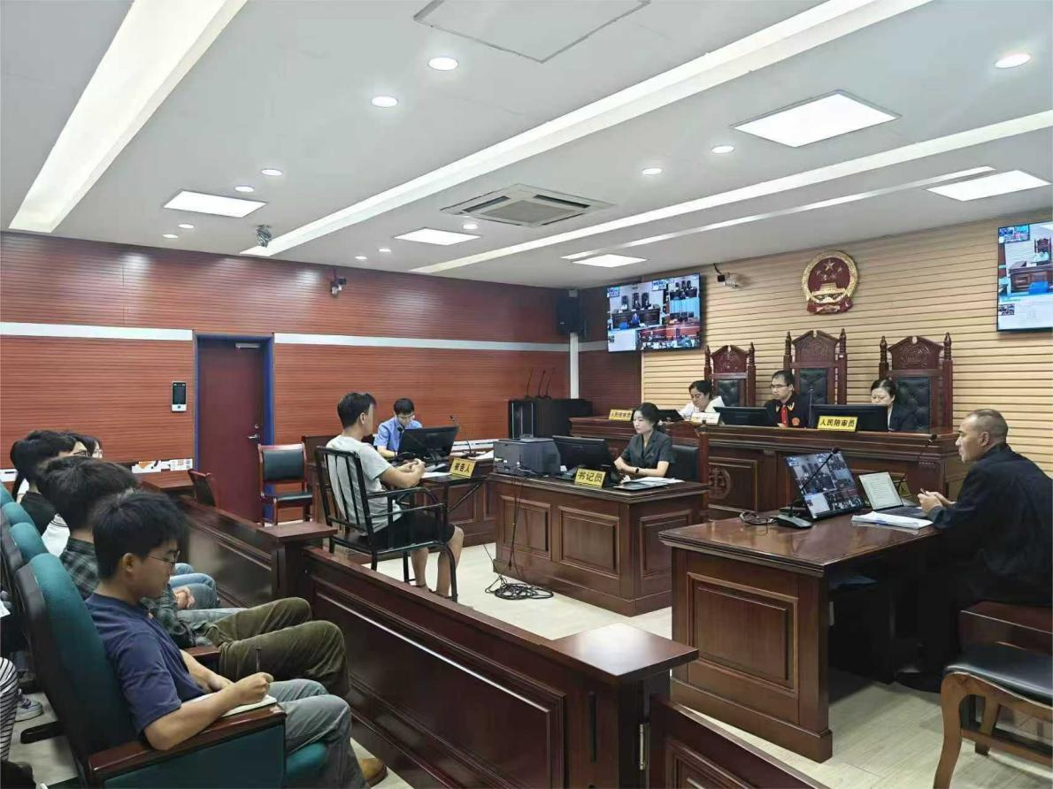 庭審變 “課堂” 。