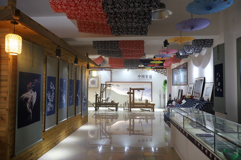 织金县蔡群苗族蜡染刺绣有限公司展厅