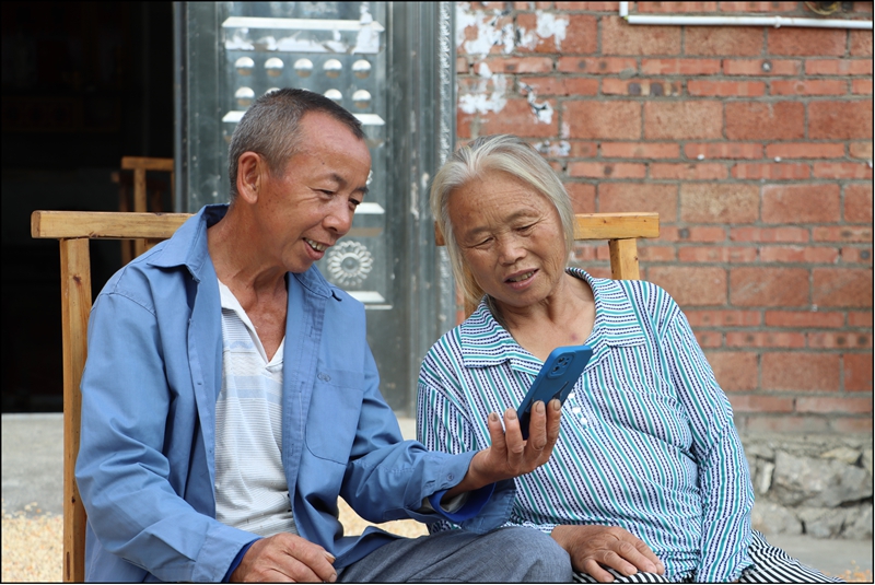 新基站开通！独山县仁等村立纳组通信信号“满格” (2)