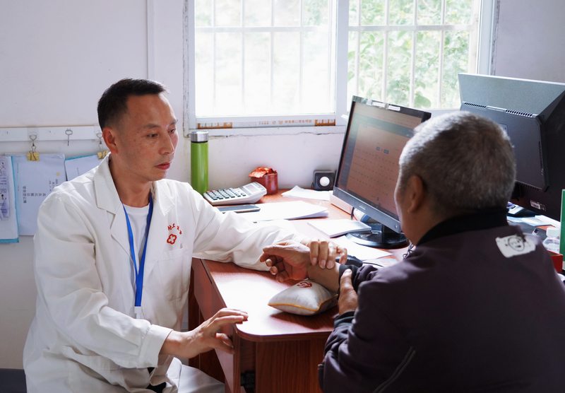 花秋镇乐境村卫生室。